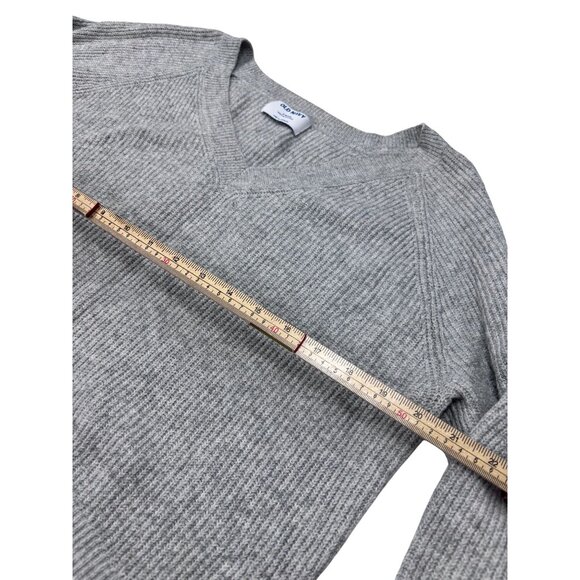 Old Navy Womens Gray V-Neck Ribbed Knit Sweater S Petite - Picture 7 of 9